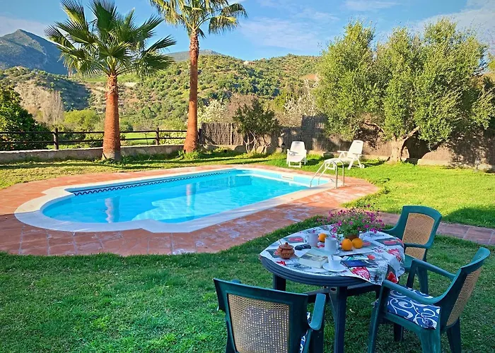 Vivelorural Casa Y Piscina En Zahara De La Sierra
