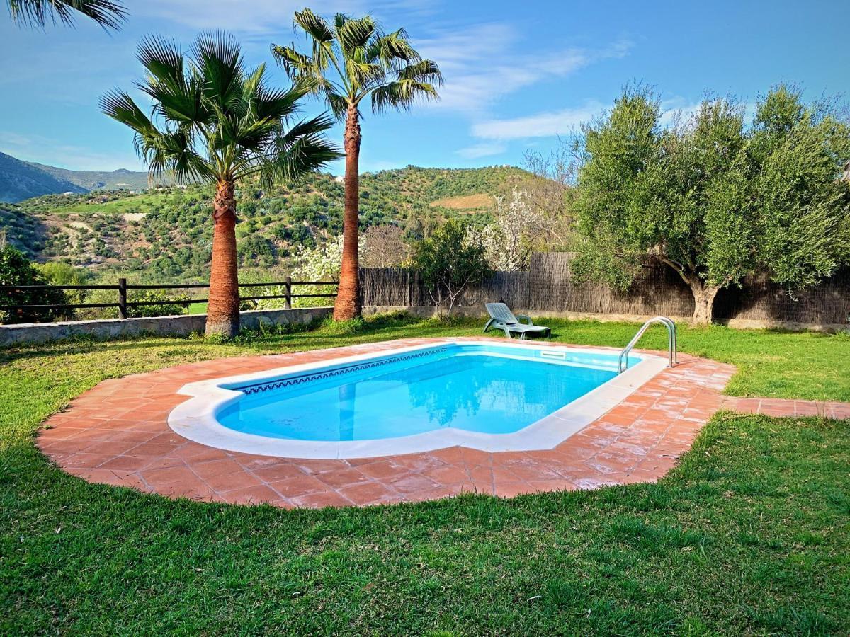 Holiday home Vivelorural Casa Y Piscina En *